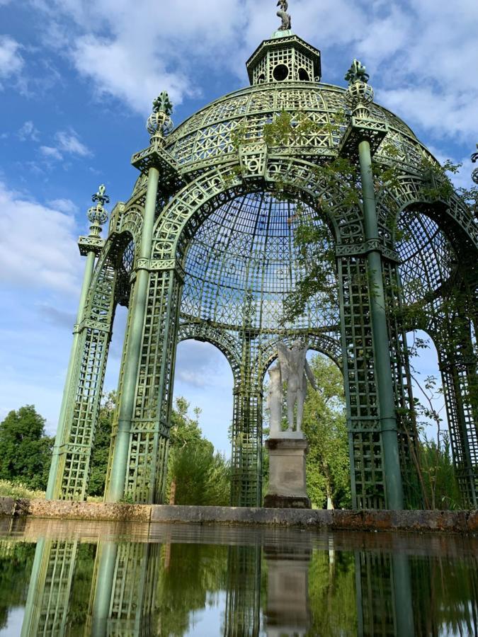 Le Logis Cantilien Lamorlaye-Chantilly Exterior foto